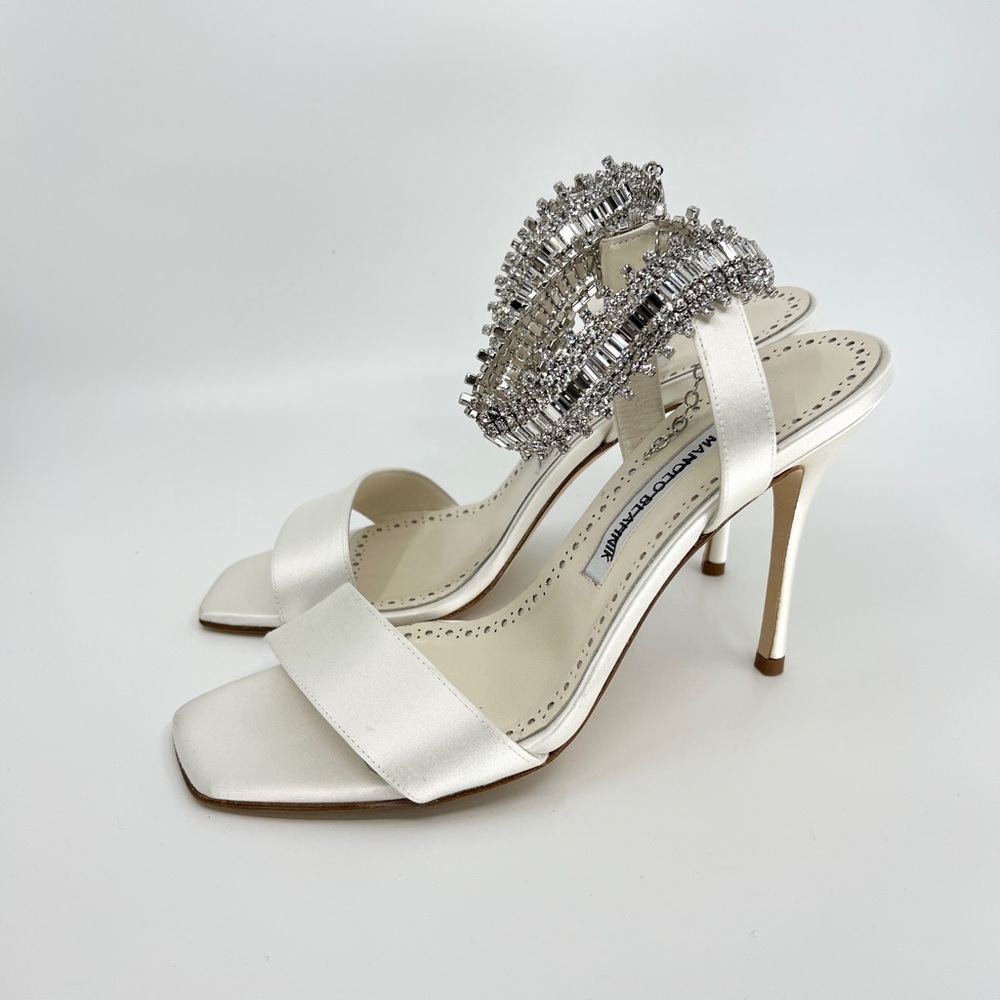 MANOLO BLAHNIK Parinasan Embellished Sandals - Picture 5 of 12